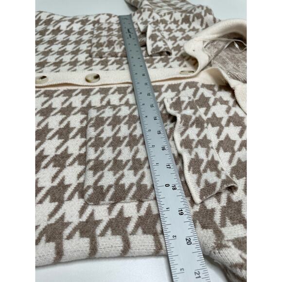 Button Up Houndstooth Cardigan Sweater Long Sleeve Pockets Cream Tan M Granny - Picture 9 of 10